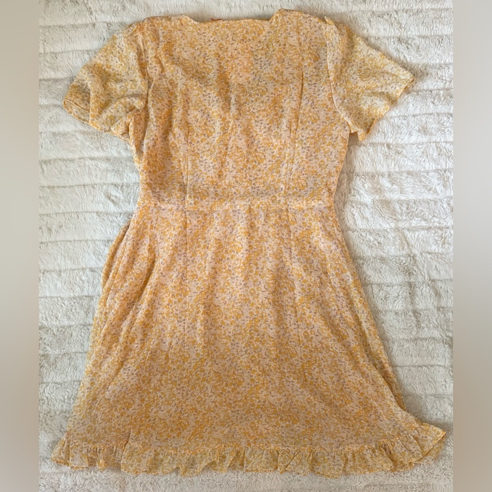 Skies Are Blue Yellow White Floral Ruffle Wrap Dress Size Small NWT - Picture 3 of 6